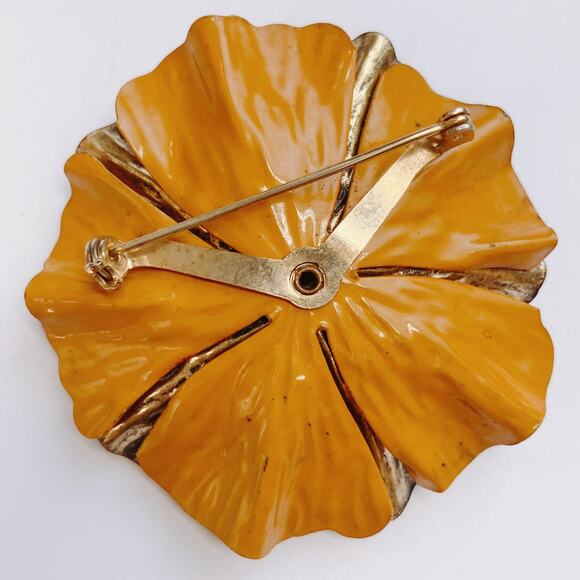 VTG 1960s Brooch Enamel Flower Layered Mid Century Floral Gold Tone Pin - Picture 8 of 8